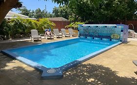 The Dive Hut - Boutique Apartments