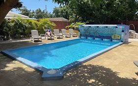 The Dive Hut - Boutique Apartments